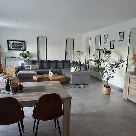 Maison Contemporaine *