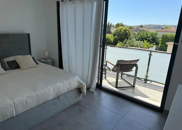 Maison Contemporaine *