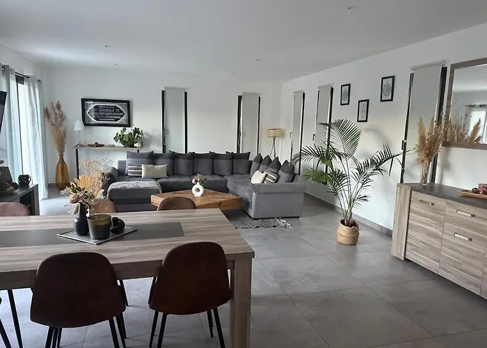 Maison Contemporaine *
