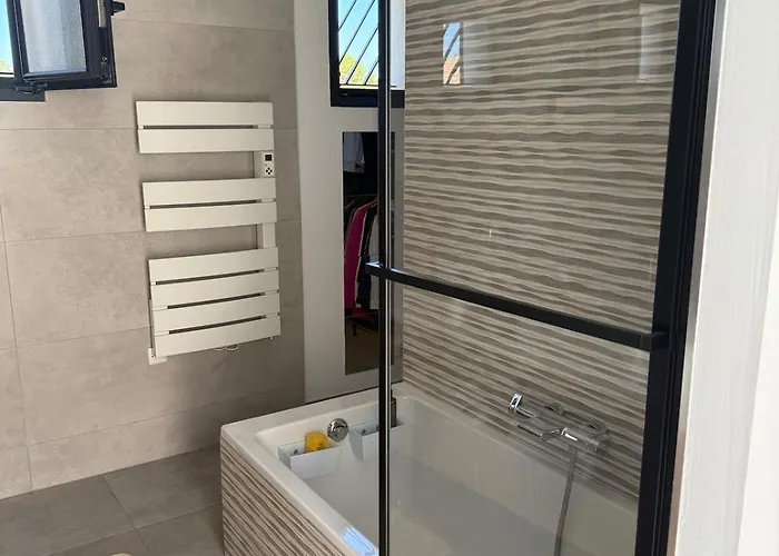فيلة Maison Contemporaine روكمور